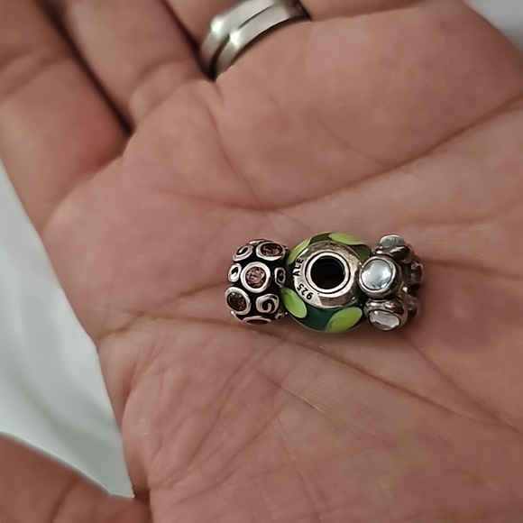 NIB/NIP Pandora Bracelet & Polishing Cloth With (8) Pre-Loved Beads - Picture 7 of 12